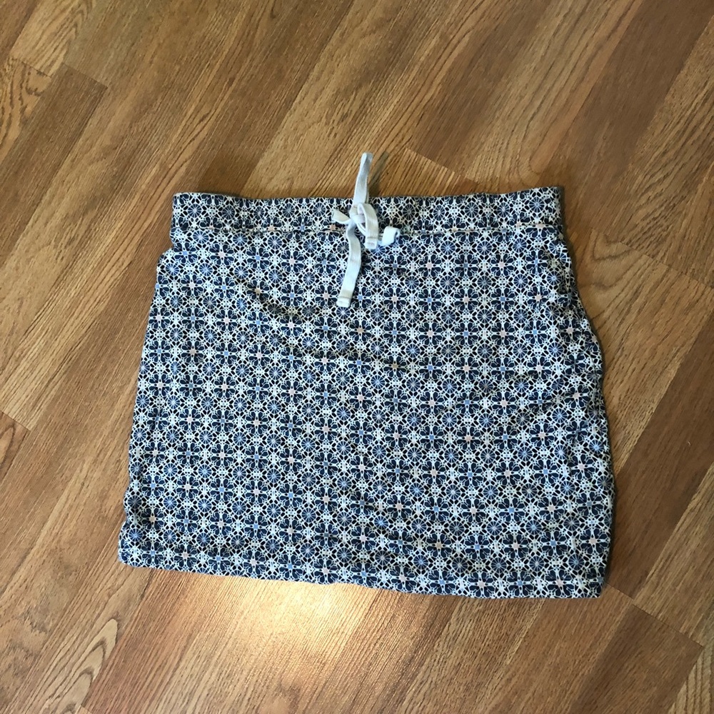Adorable blue patterned skirt